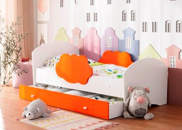 Детская кровать Тучка с ящиком, корпус Белый, фасад Оранжевый в Черкесске